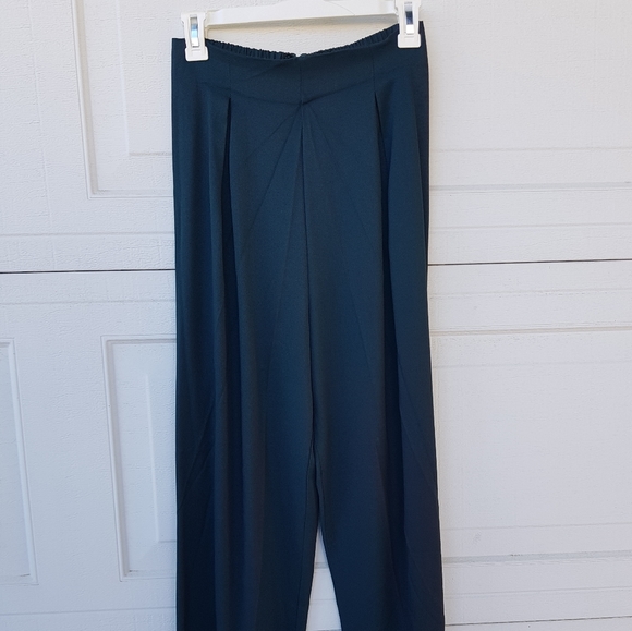 Betsy's Things Green Pant Suit - Picture 5 of 8